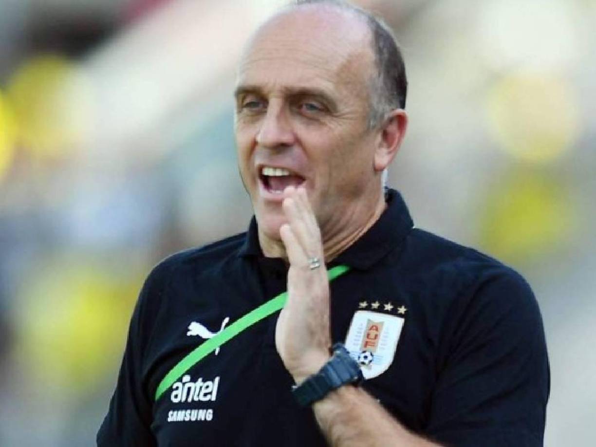 Actualmente dirige a la selección Sub-20 de Uruguay con quienes se alista para el Sudamericano de dicha categoría.