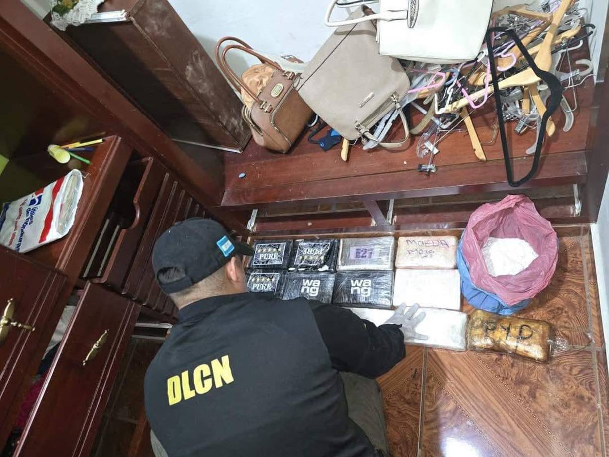En la lujosa vivienda se encontraron <b>14 kilos de supuesta cocaína</b>. 