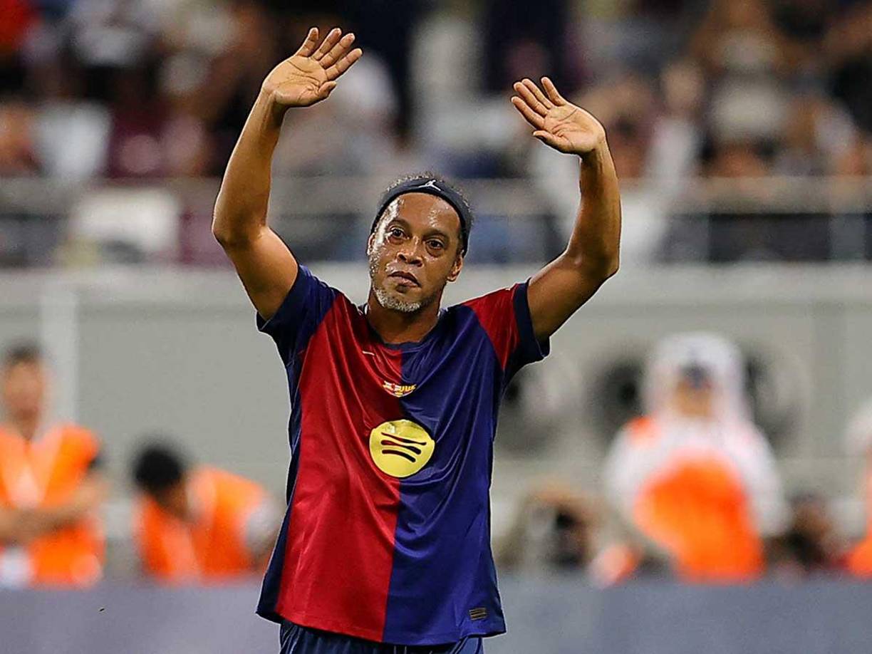 El fin de semana pasado Ronaldinho se volvió a vestir de corto y marcó un golazo de tiro libre en el partido amistoso de leyendas entre el Barcelona y el Real Madrid que se disputó en Doha y que se repetirá en Tokio dentro de poco.