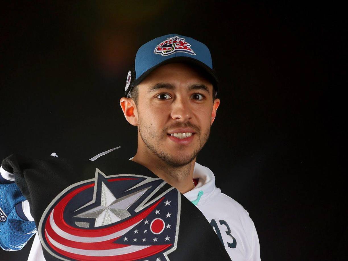 “Los Columbus Blue Jackets están conmocionados y devastados por esta tragedia inimaginable. Johnny no sólo era un gran jugador de hockey, sino también un esposo, padre, hijo, hermano y amigo. Extendemos nuestro más sentido pésame a su esposa, Meredith, a sus hijos, Noa y Johnny, a sus padres, a su familia y amigos por la repentina pérdida de Johnny y Matthew”, dijeron los Blue Jackets en el comunicado.