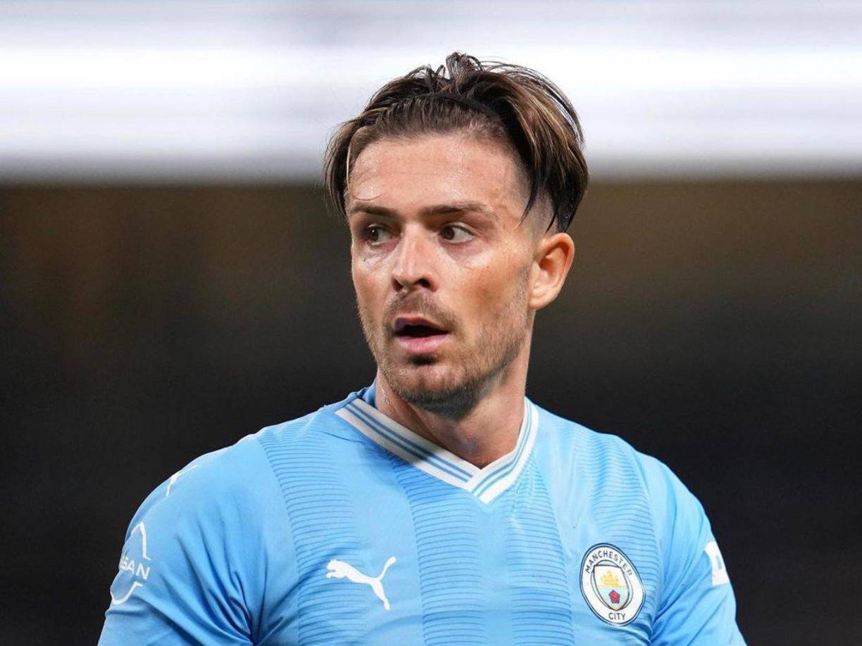 El extremo inglés del Manchester City, Jack Grealish, podría estar ante su última temporada en el conjunto inglés si es que su nivel no mejora pues después de ser importante en la temporada del triplete, el curso pasado sus prestaciones bajaron y ahora está en la rampa de salida para Guardiola.