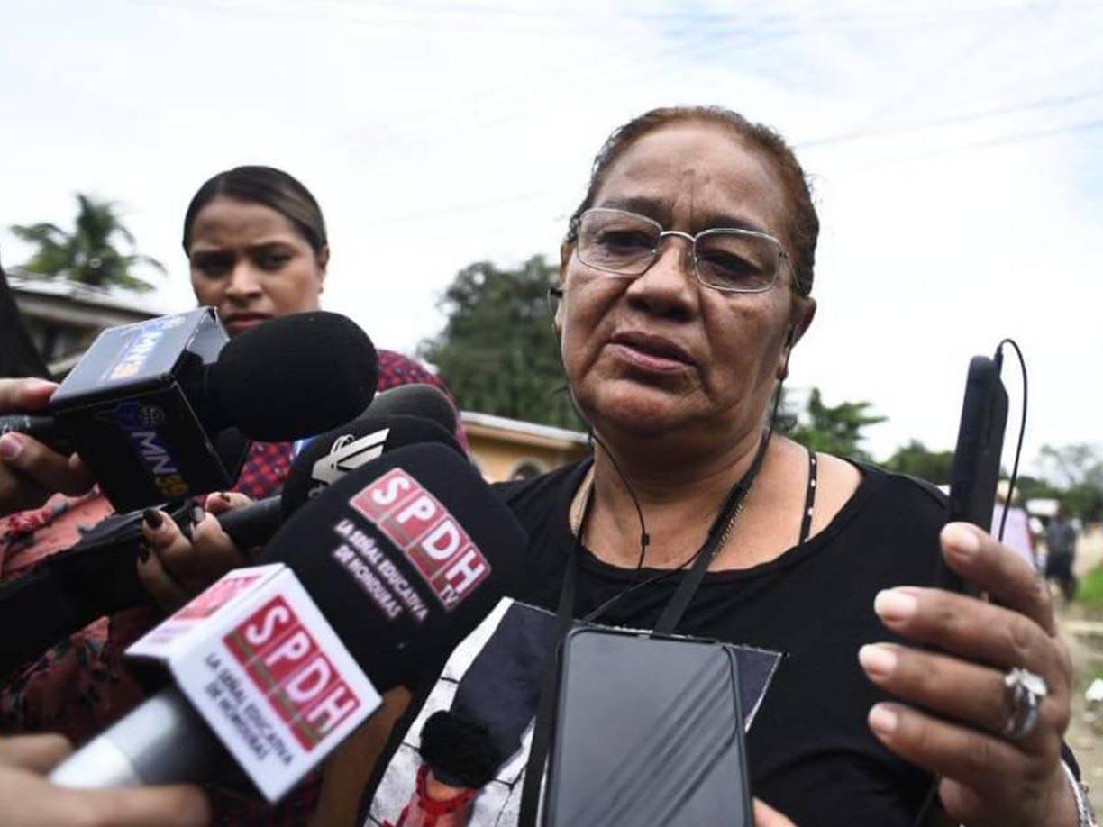 Con palabras de consuelo y esperanza, la Iglesia Fuente de Agua Viva concluyó su mensaje con una plegaria: “Mi corazón está destrozado al ver qué crueldad hicieron con Nicolle. Que Dios les dé fuerzas a sus padres”. Una despedida llena de fe y amor hacia la joven y su familia.