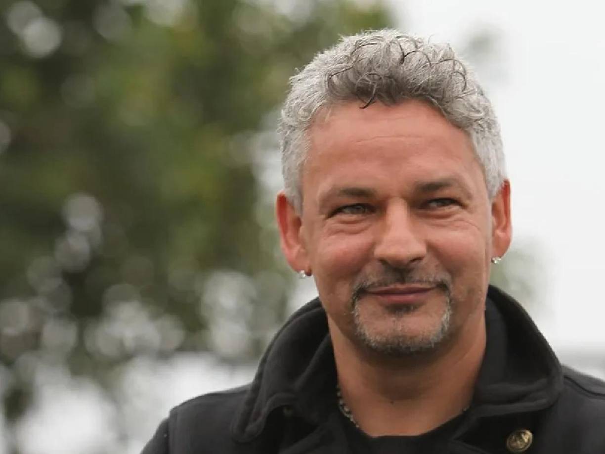 Según la web del diario Corriere della Sera, el atraco duró unos 40 minutos y cuando Baggio pensó que los ladrones se habían ido, echó la puerta abajo y llamó a la policía.