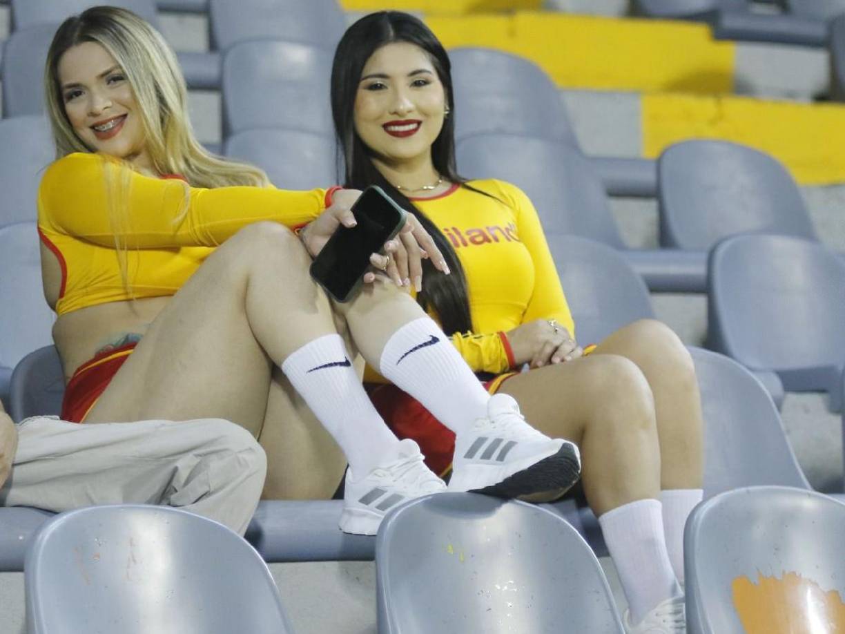 Sin duda, hubo derroche de belleza en el recinto sampedrano para el juego entre Marathón y Olancho FC.