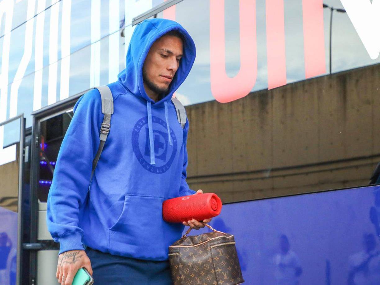 Fue en 2018 cuando el propio futbolista Carlos Salcedo interpuso una denuncia en contra de su hermana y de su padre por malos manejos que tenían como su representante y fue ahí donde salió a la luz la acusación que, por si fuera poco, se señaló fue en contra de una figura pública.