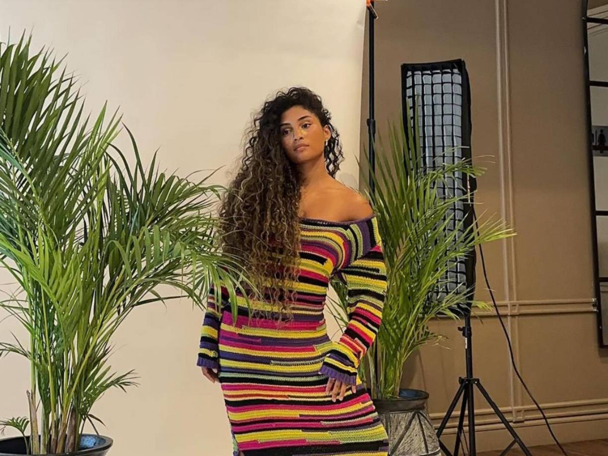 Sulay Mora, participante del popular reality show Combate, se ha visto envuelta en una polémica tras haber sido vinculada sentimentalmente con el futbolista Kendry Páez. 