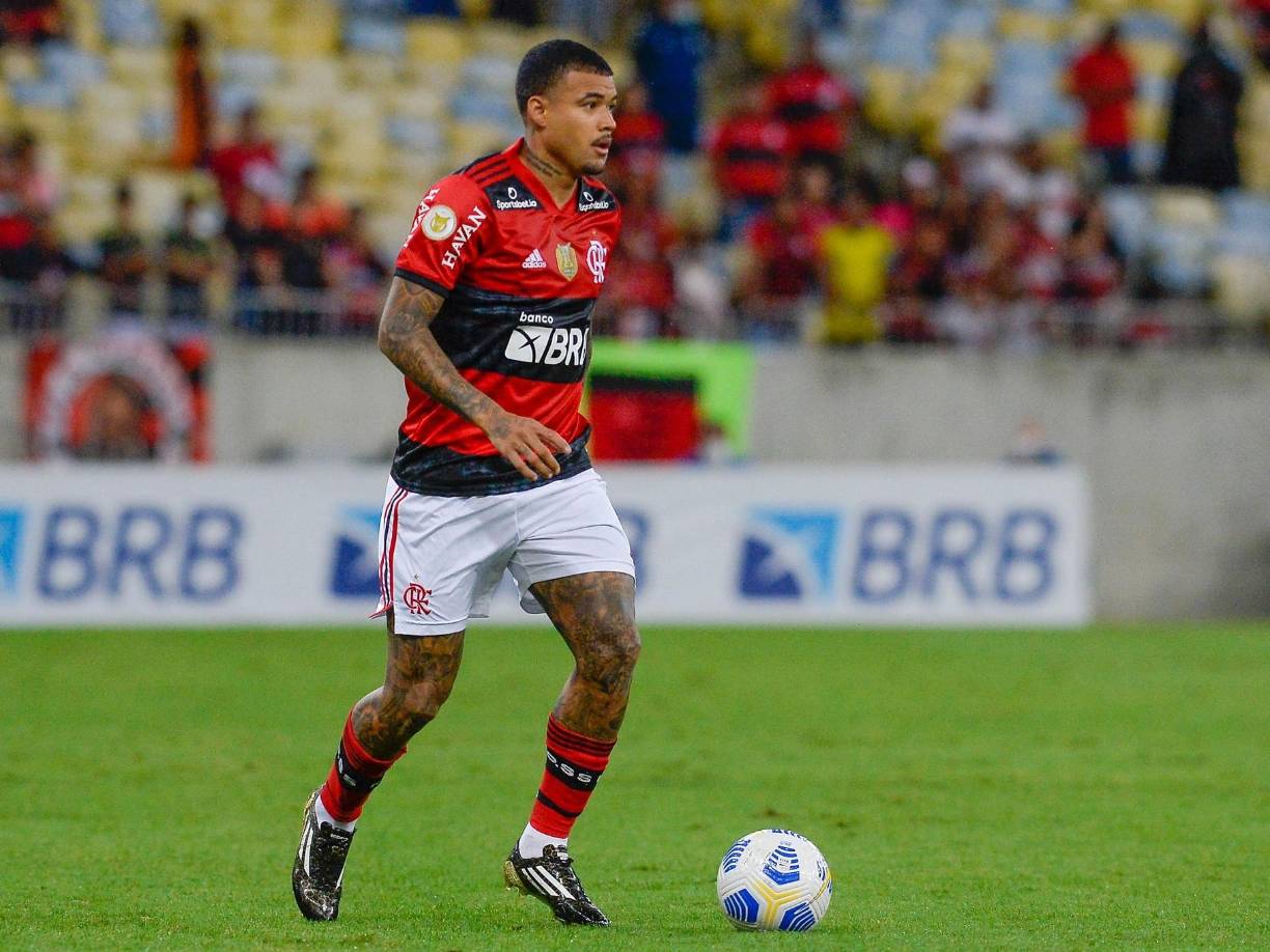 El técnico del Chelsea, Thomas Tuchel, ha confirmado que el brasileño Kenedy vuelve al equipo: “Kenedy ha vuelto de su cesión al Flamengo. Es una gran oportunidad para que deje huella en este equipo, pero no podemos decir que Kenedy sea la solución”.
