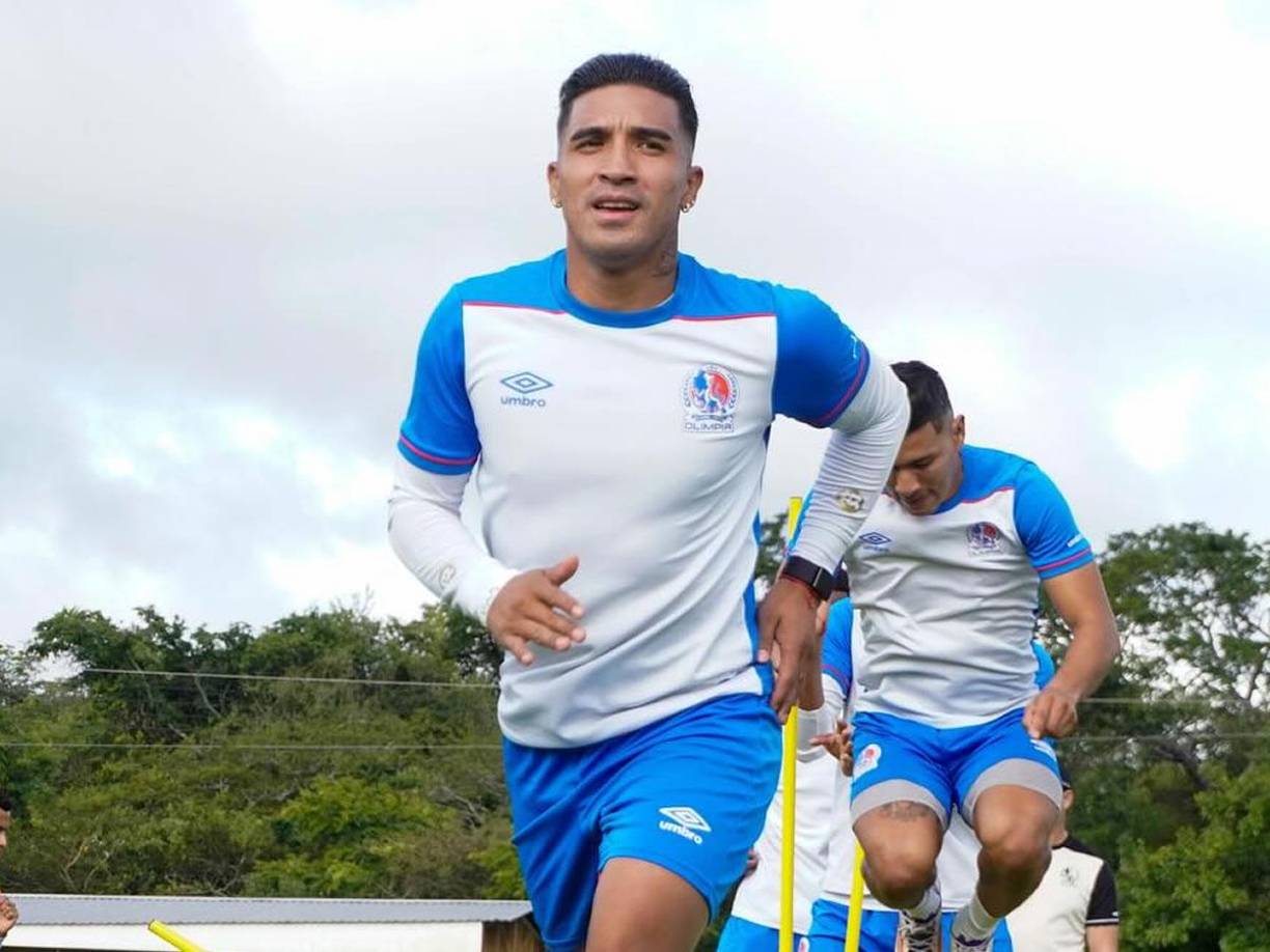 Michaell Chirinos - El jugador hondureño es uno de los que terminó contrato y aseguró que nadie de la directiva se le acercó para renovar. ¡No seguiría!