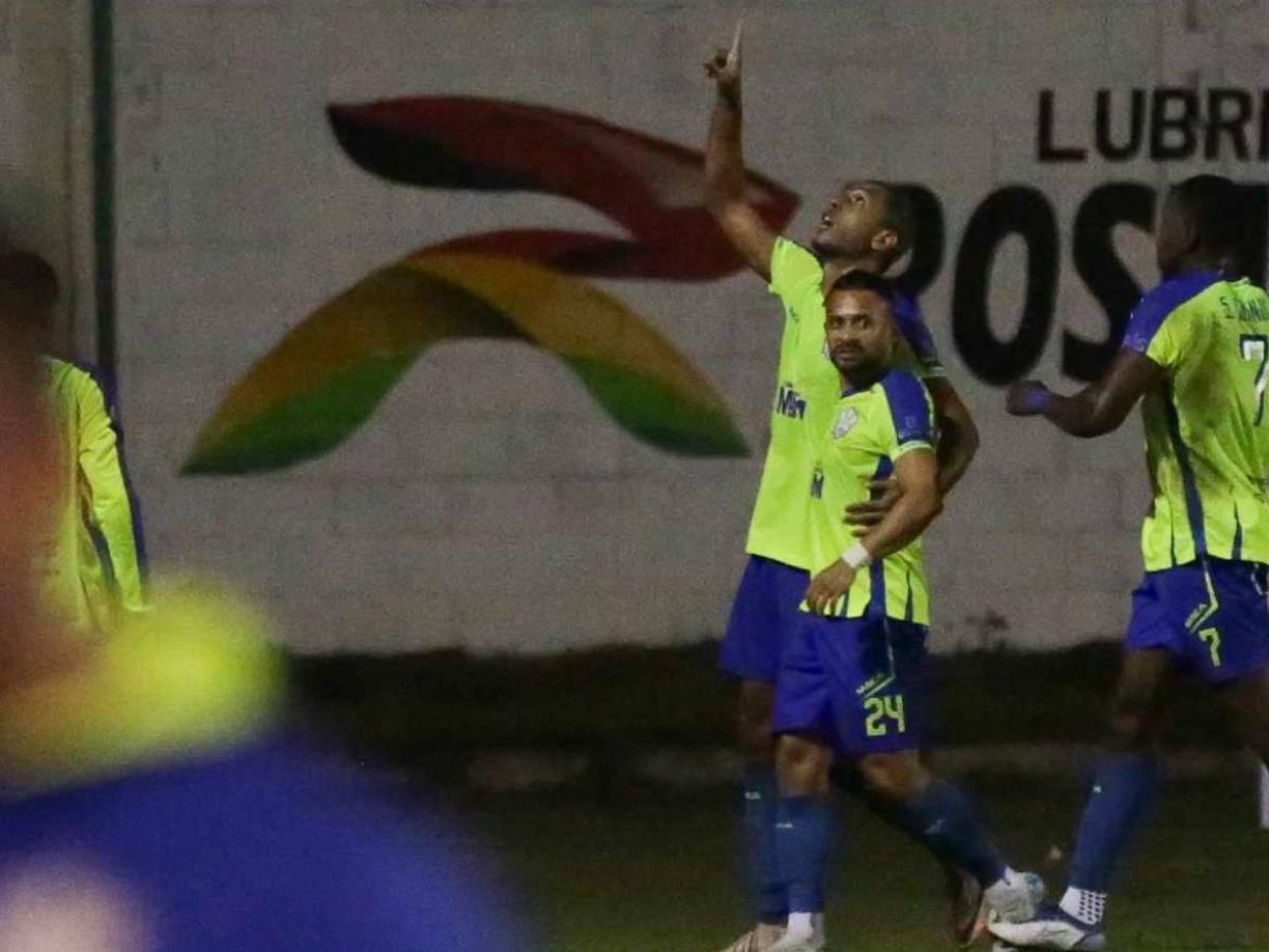 Eddie Hernández lo empató a los 45 minutos ya en la recta final del primer tiempo.