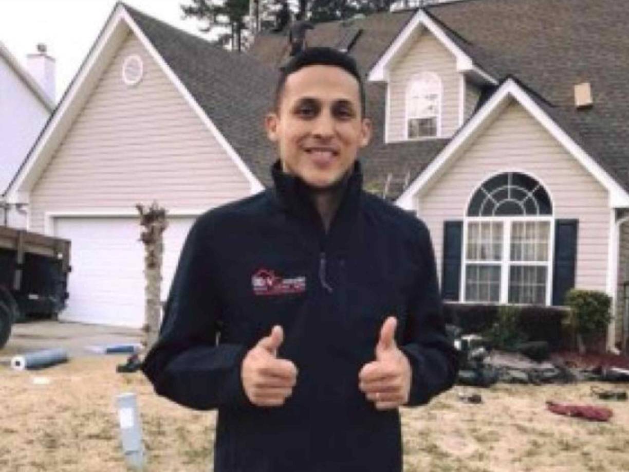 “Al llegar a Estados Unidos comenzamos a trabajar así en trabajos comerciales en hospitales, universidades, colegios y otros. Trabajamos en lo que le llaman la tabla yeso”, declaró en su momento David Molina en charla con Diario Diez. 