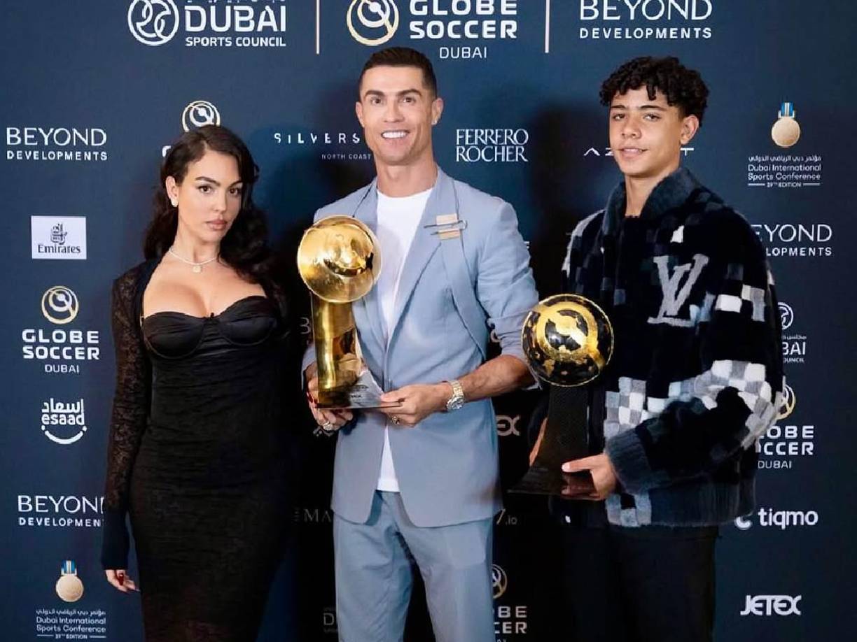 También lo hizo durante una entrevista en el podcast WHOOP: “Tomo mi café, hablo con mis hijos, con mi esposa y comienzo el día”. 