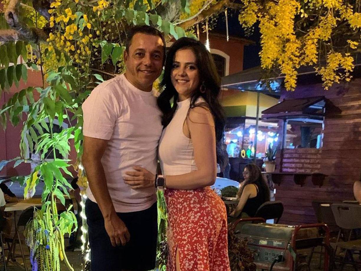 Scarleth y Dani Turcios presumen su amor en las redes sociales. 