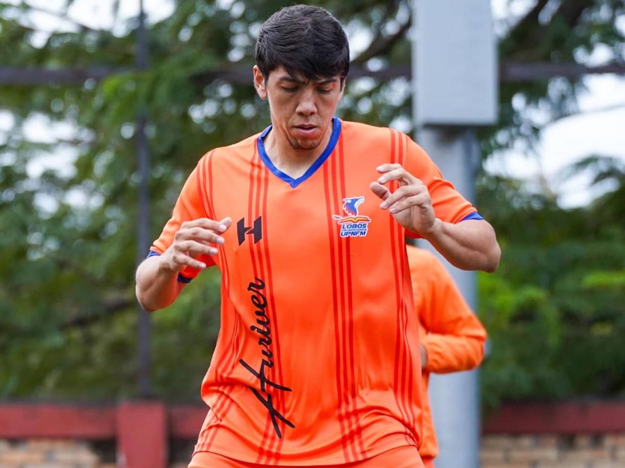 Ismael Santos - El defensor central culminó su etapa con los Lobos de la UPNFM y ahora es agente libre en busca de nuevo equipo.