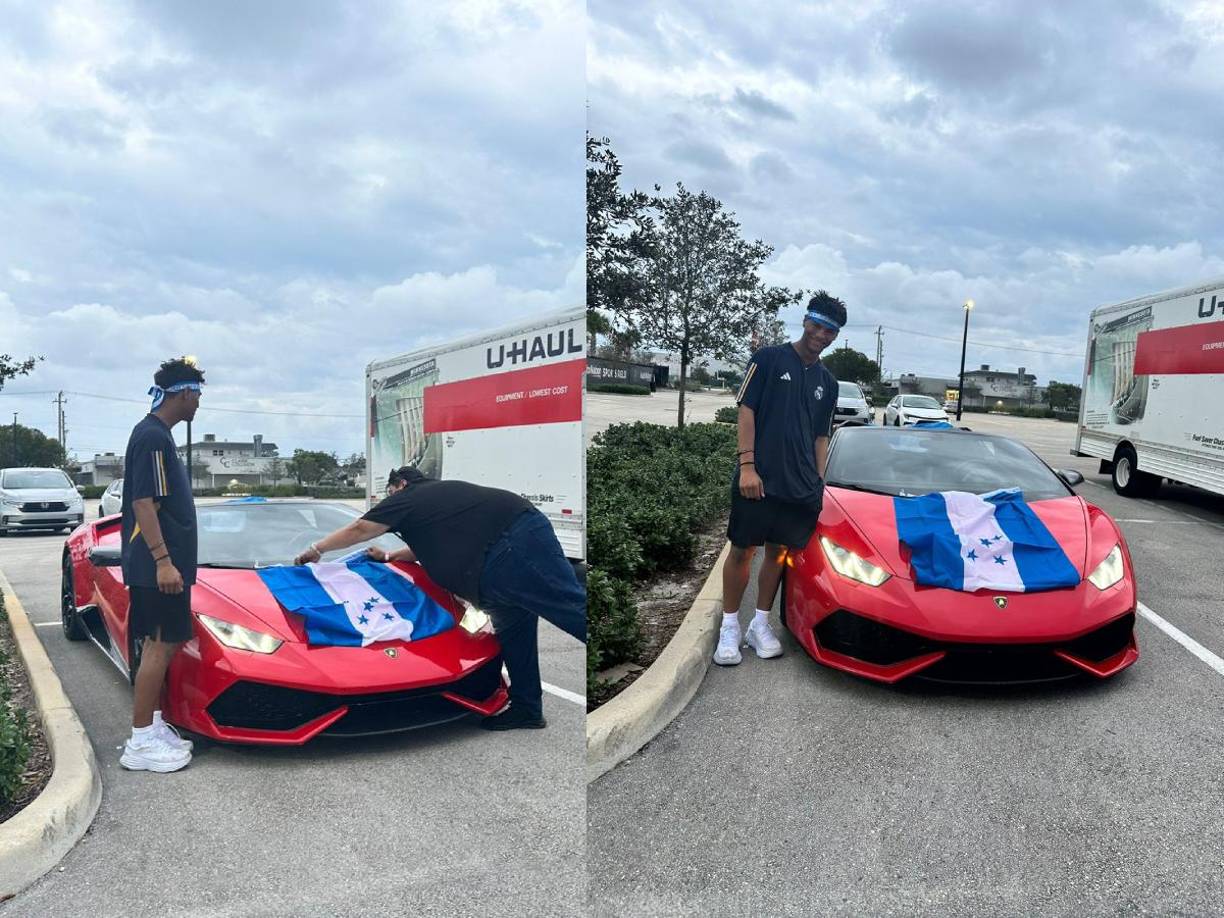 Aficionados llegaron al entreno y algunos de ellos aprovecharon para tomarse fotografías con un lujoso Lamborghini rojo fuera de las instalaciones. 