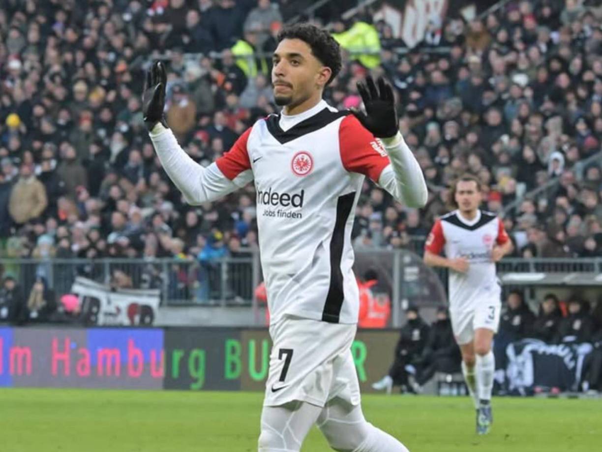 Informa Fabrizio Romano que Omar Marmoush está a punto de convertirse en nuevo jugador del Mancheser City. El conjunto inglés espera completar el acuerdo con el Eintracht la próxima semana. “Pep Guardiola lo ve como el reemplazo de Julián Álvarez”, dijo el comunicador.