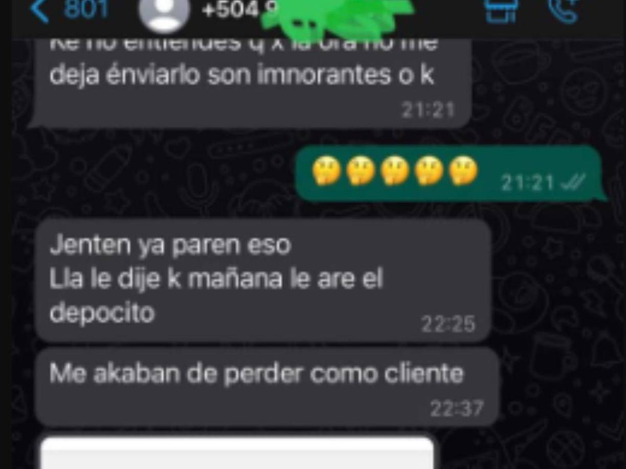 Tras viralizarse el caso, uno de los hombres expuestos se comunicó vía Whatsapp con el restaurante y dio su palabra de pagar la cuenta. “Acaban de poner un cliente”, se leía el mensaje.