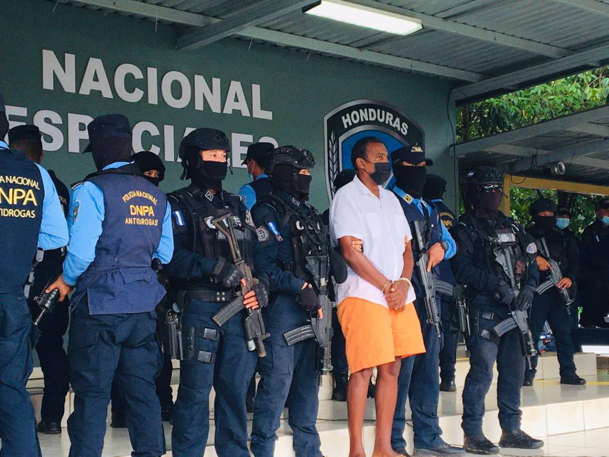 Señaló que “por consiguiente, se dispone y decreta que la sentencia previamente impuesta al acusado de 168 meses (14 años) se reduce ahora a 135 meses (11 años y tres meses)”.