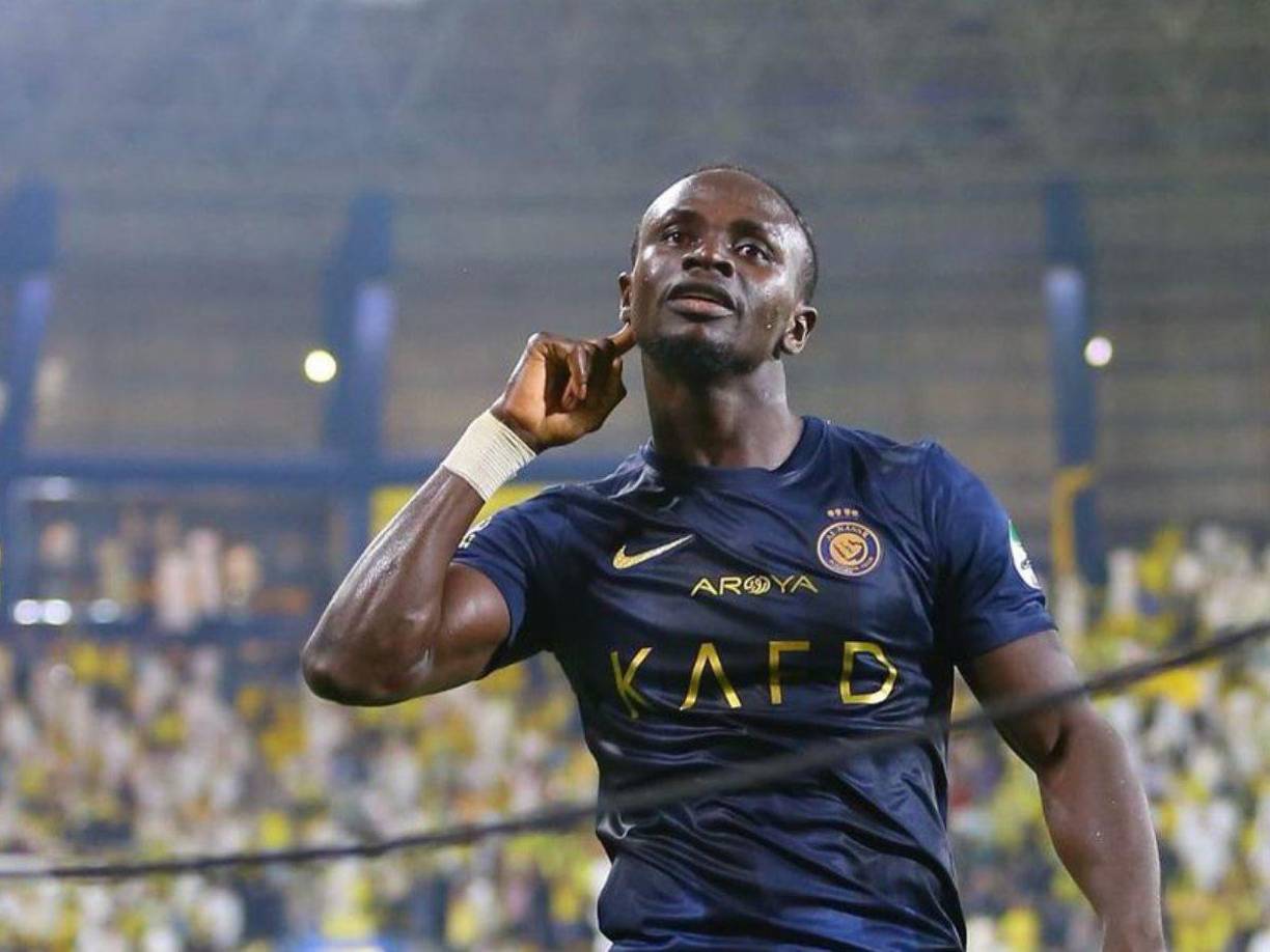 El agente de Sadio Mané señaló que el senegalés no se mueve del Al Nassr de Arabia Saudita: “”No tuve ninguna reunión con clubes respecto a Sadio. Está preparando la temporada con Al-Nassr y no tiene ninguna intención de irse. Su club está muy contento con él”, mencionó.