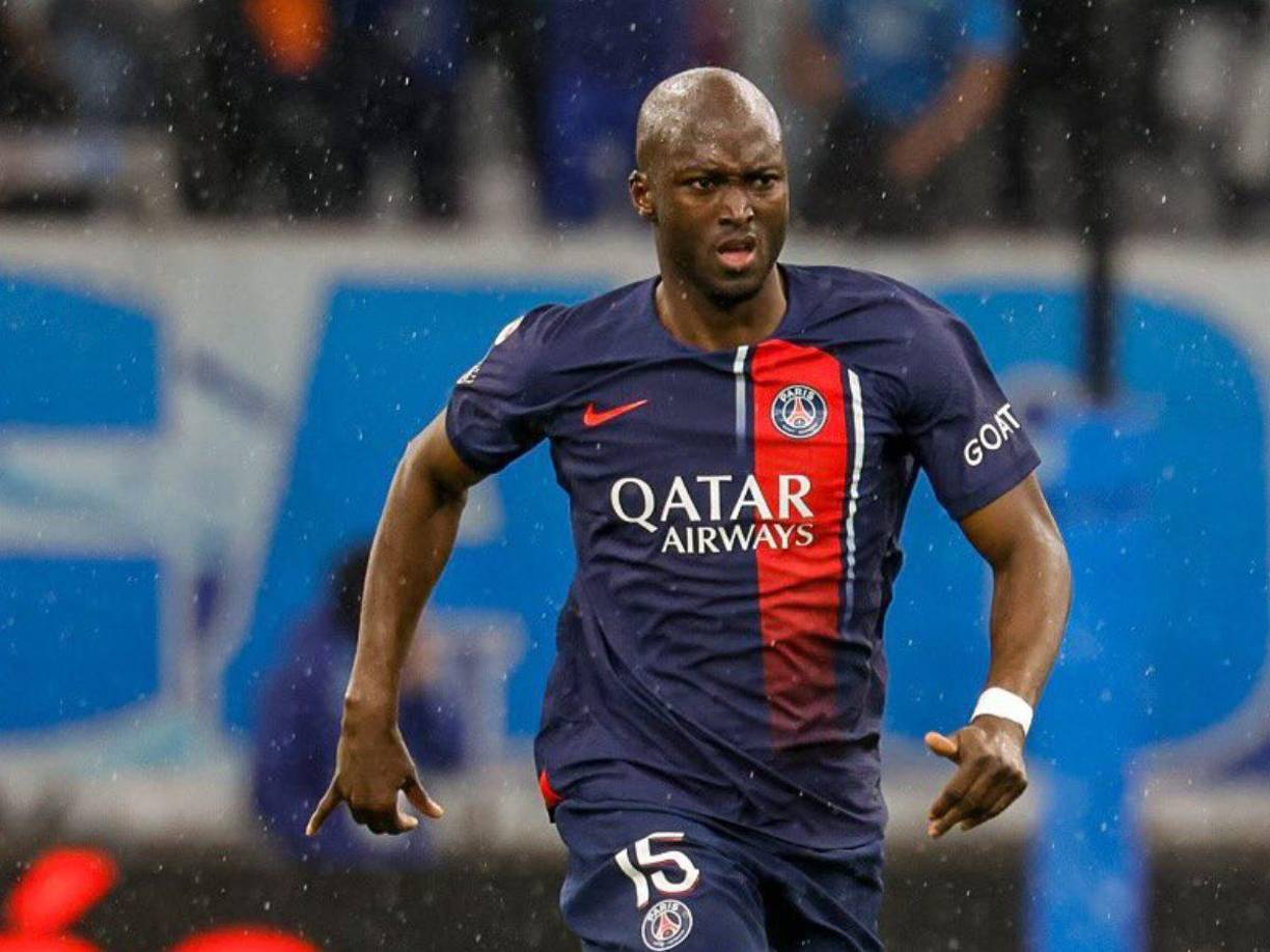 Según diario Marca, el Atlético de Madrid busca el fichaje del centrocampista portugués Danilo Pereira. El jugador milita en el PSG.