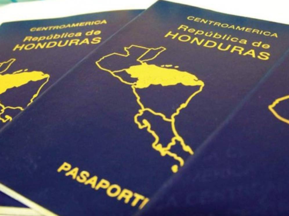 Y necesita la información siguiente: Número de pasaporte, Número que se encuentra en el recibo de banco y los diez dígitos del código de barras de la página de confirmación de su Formulario DS-160.
