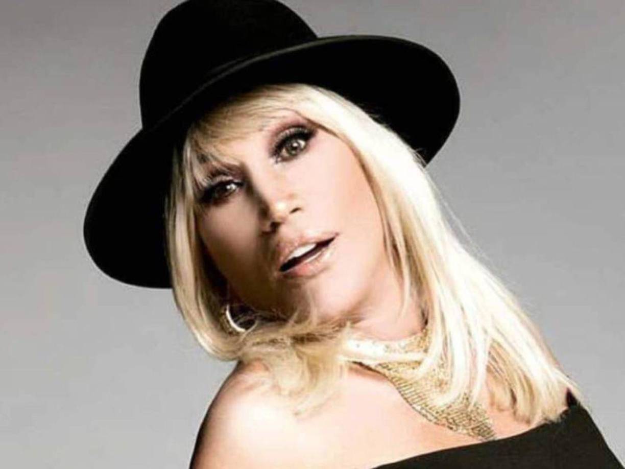 Ahora fue la misma actriz y cantante quien confirmó que sus planes de boda se cancelan debido a que descubrió a su novio usando sus vestidos. 