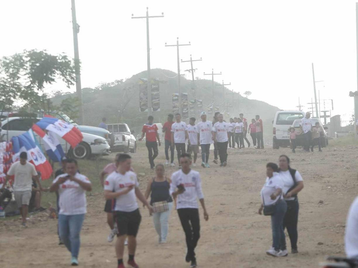 Los aficionados del Olimpia llegaron en gran número al estadio Emilio Williams de Choluteca.