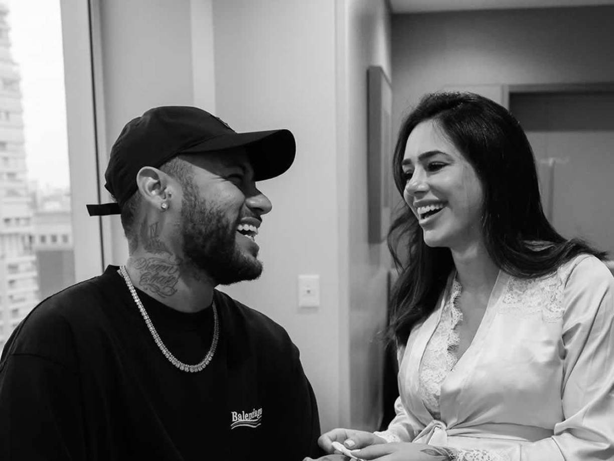 La modelo Bruna Biancardi, quien en octubre tuvo una hija con Neymar, confirmó el fin de su relación con el futbolista brasileño, salpicado también en las redes sociales por escándalos de supuesta infidelidad.