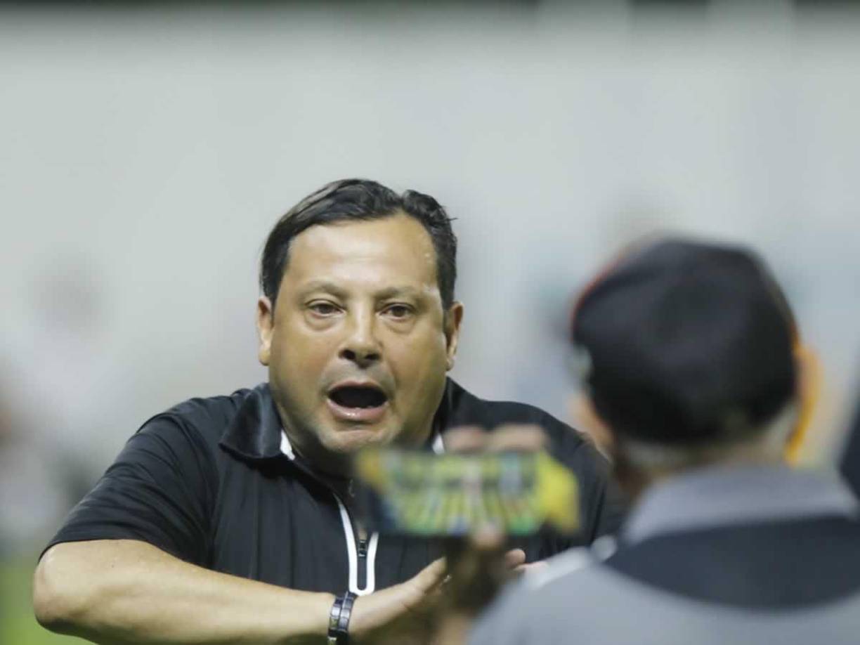 Jeaustin Campos se mostró ofuscado por la crisis del Real España que sumó su séptimo partido consecutivo sin ganar en la Liga Nacional.