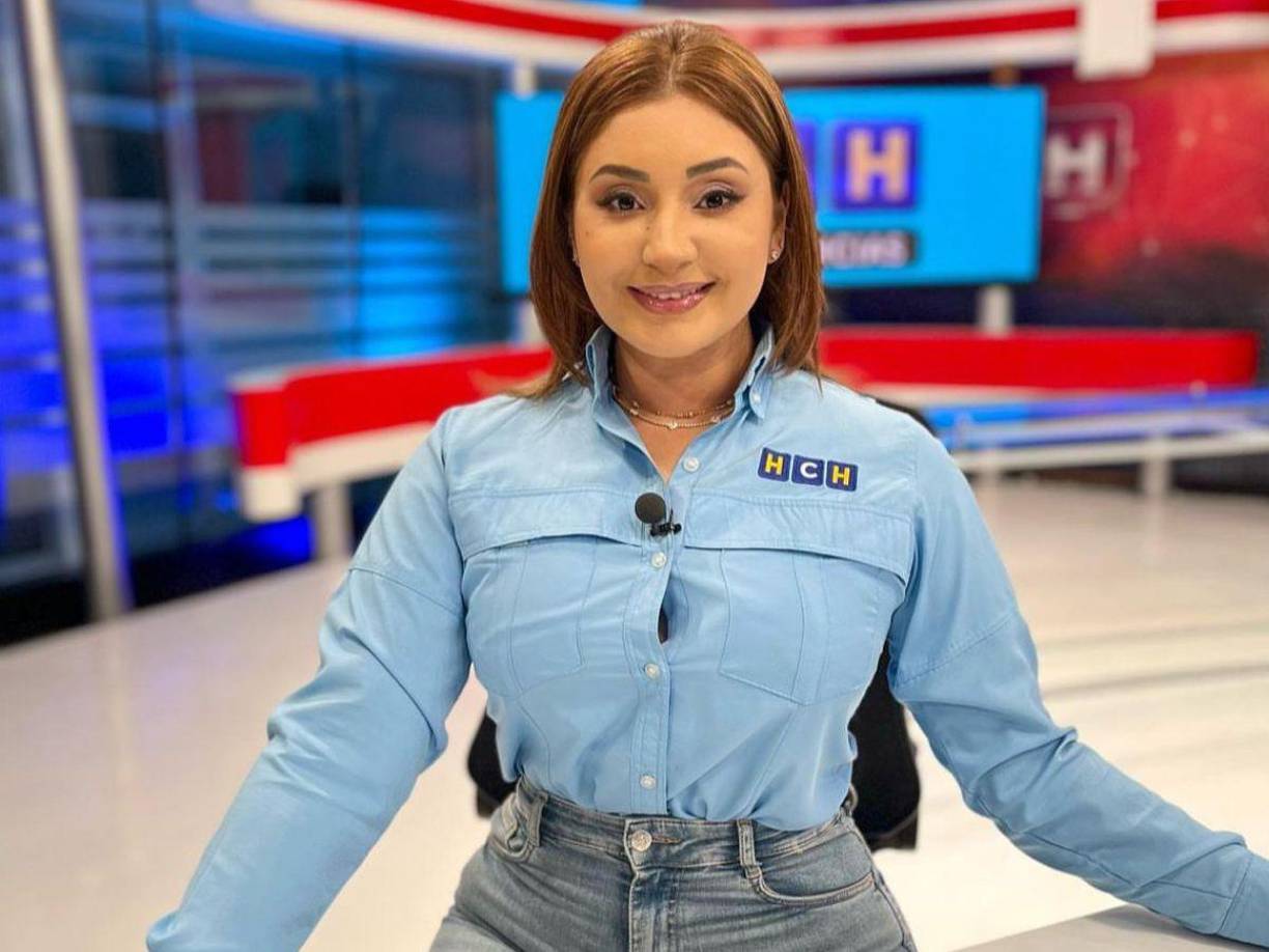 Tras desaparecer de la pantalla de televisión y sin dar explicación por ninguna parte, la salida de Rina Leal comenzó a generar diversas teorías, entre ellas un supuesto despido y hasta problemas internos con algunos compañeros. 