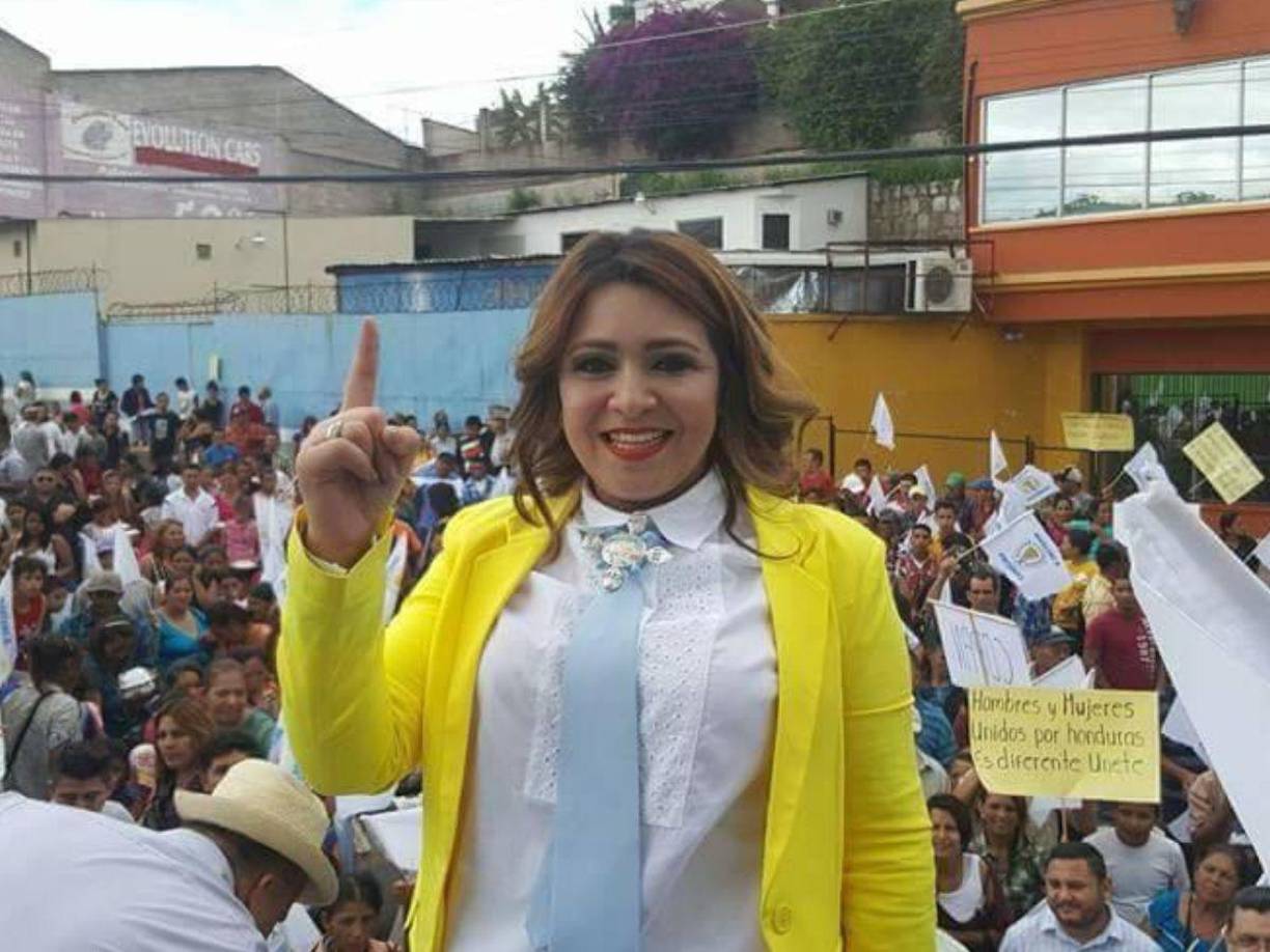 Fue diputada del Congreso Nacional por el Partido Anticorrupción de Honduras (PAC). 