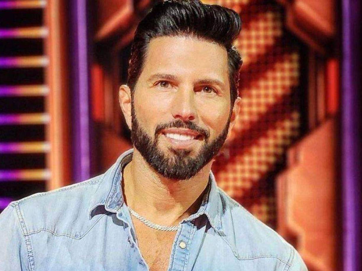 Poncho de Nigris ha sido invitado a varios programas de Telemundo, y en uno de ellos declaró que su amiga Wendy Guevara fácilmente le ganaría a cualquier otro participante, incluida Maripily Rivera.