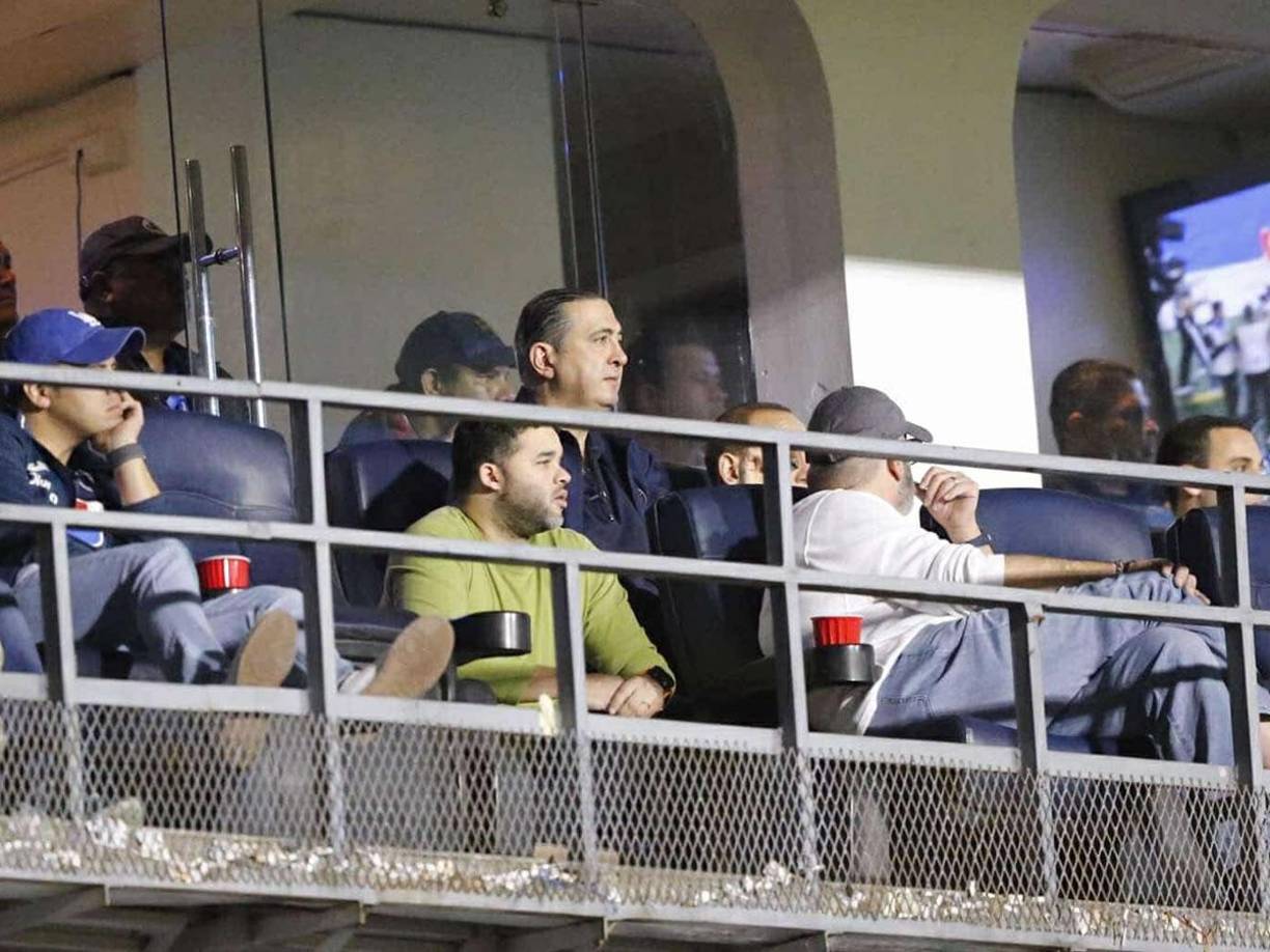 Pedro Atala, presidente del Motagua, estuvo en el palco del estadio Nacional Chelato Uclés viendo a su equipo.