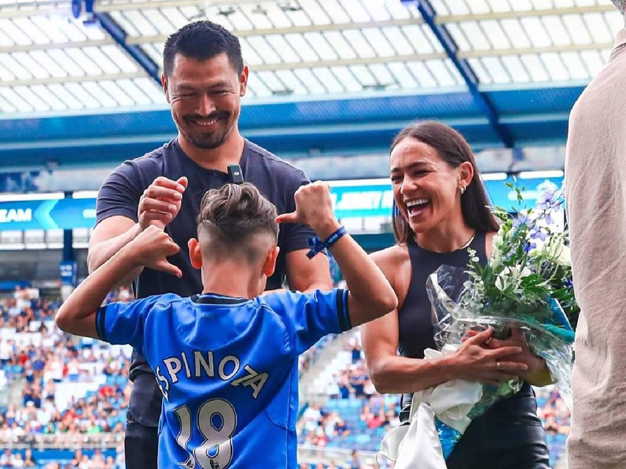 Incluso, Roger Espinoza estuvo presente en un homenaje para Lo’eau Labonta quien juega para Kansas City Current.