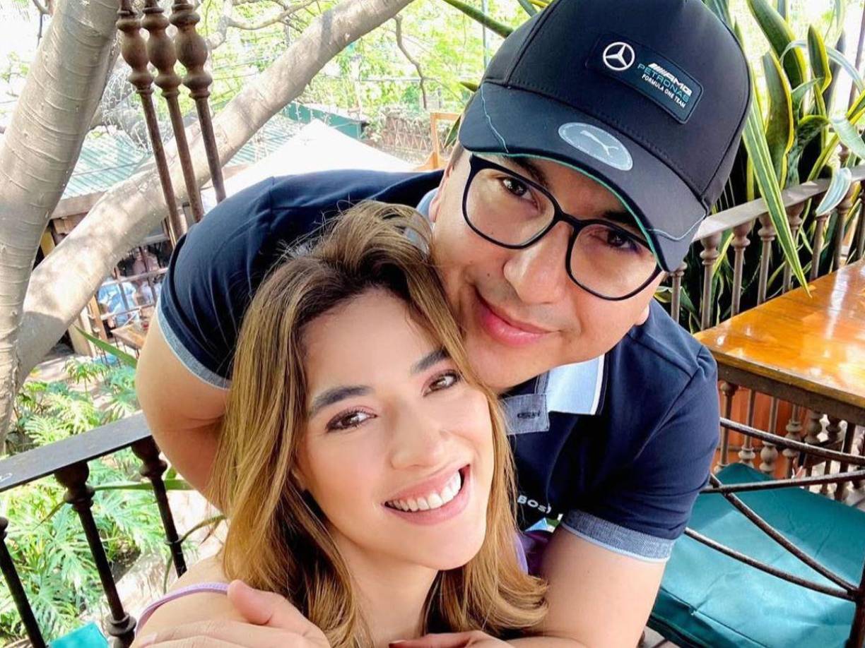 Actualmente, Carolina Lanza sostiene una relación con el diputado Eder Mejía con quien se muestra muy enamorada en redes sociales. 