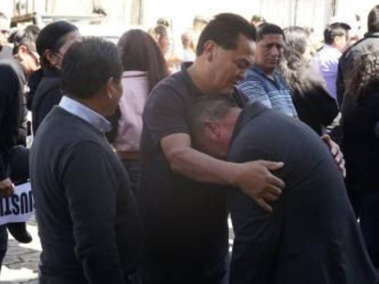 “Mentira, fue ultrajada, fue asesinada, presuntamente violada, dónde estamos, con qué militares estamos hablando... Que se haga justicia, es lo que pido”, expresó el padre.