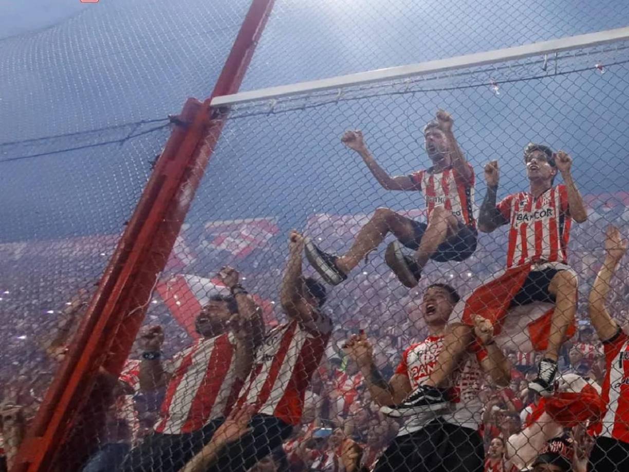 La afición del equipo Instituto es exigente , por lo que Pedro Troglio tendrá que ganarse el corazón de la hinchada. 