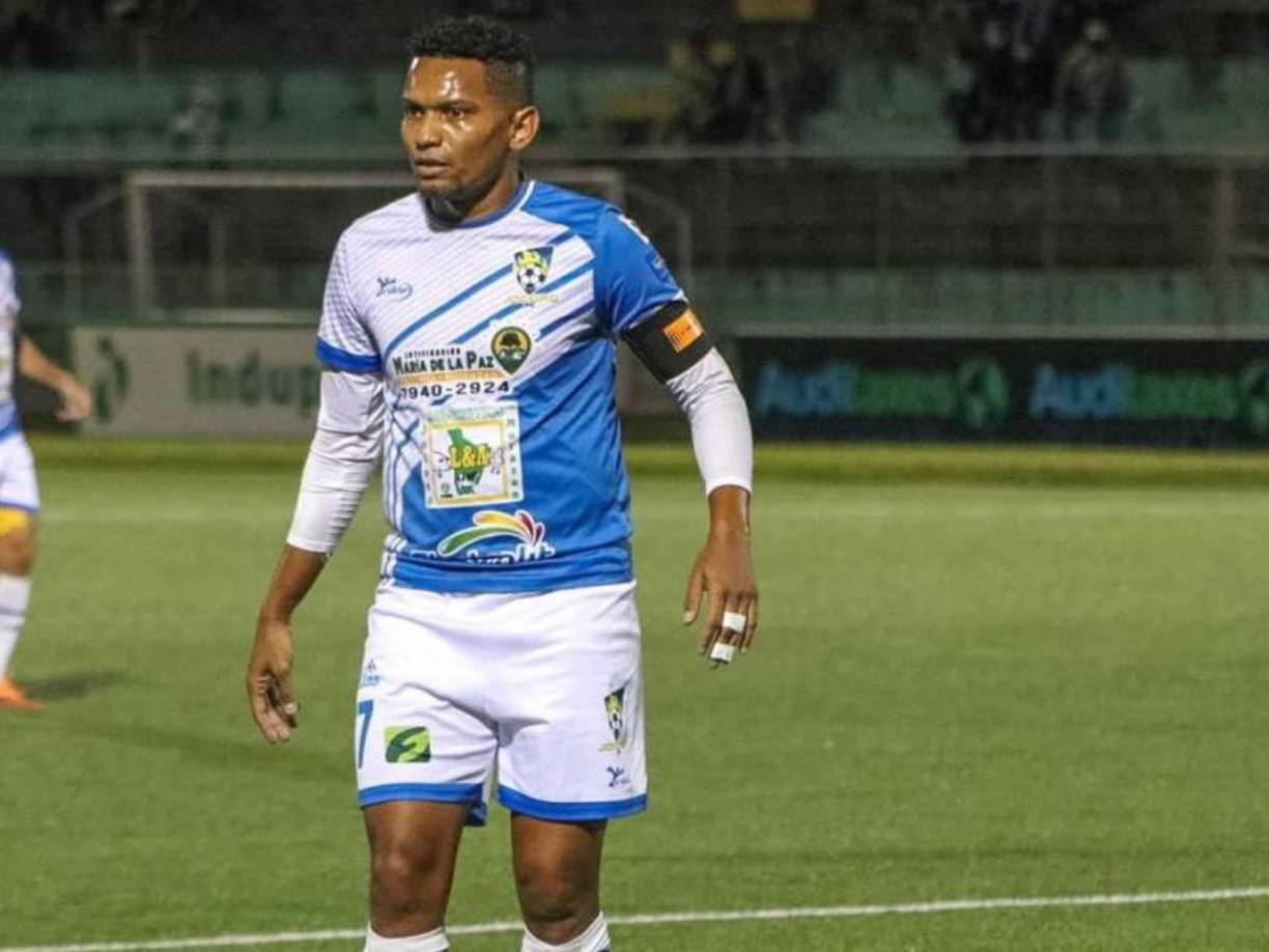 Dejaría de ser legionario: Júnior Padilla podría volver a la Liga Nacional de Honduras, el futbolista está en los planes del Victoria tras su paso por el Jocoro de El Salvador.