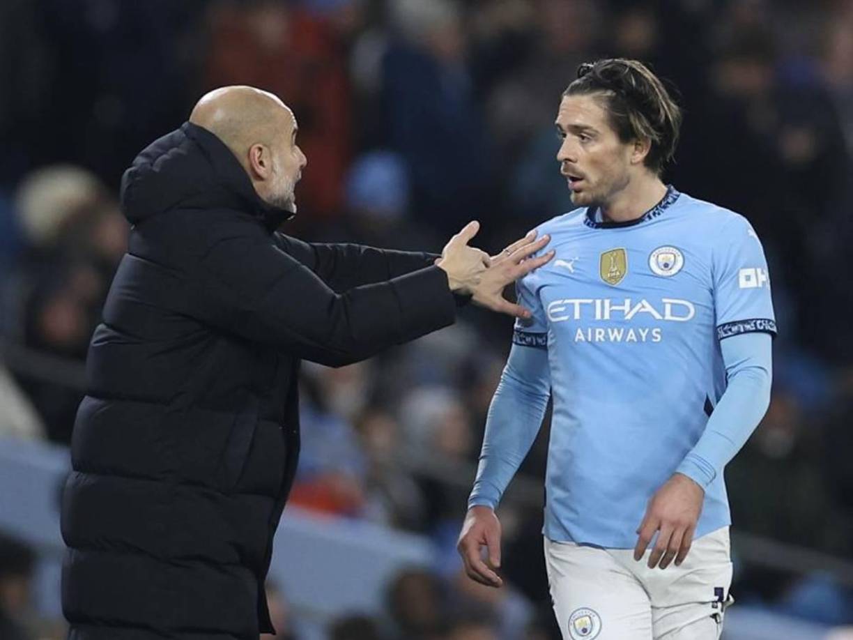 Pep Guardiola medita la posibilidad de dar de baja al extremo inglés Jack Grealish. 