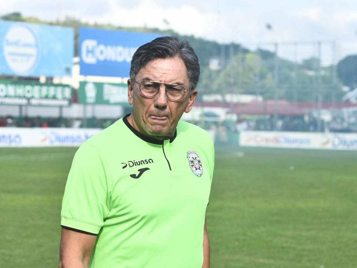 Salomón Názar se mostró nervioso antes y durante el juego. Una vez más quedó eliminado en semifinales y sigue sin poder saber lo que es disputar una final en los banquillos. 