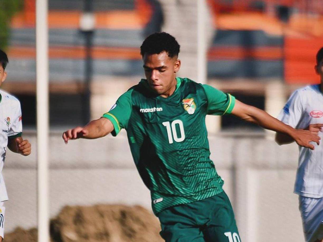 Moisés Paniagua de 16 años (nació en 2007) no podrá ir a la Copa América a disputarse en Estados Unidos a representar a Bolivia debido a que uno de sus progenitores no está presente en el país sudamericano.