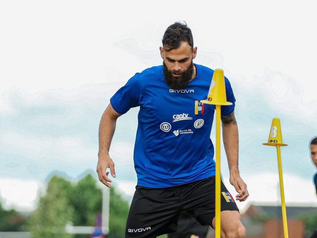 El padre del jugador fue secuestrado en Venezuela y el futbolista espera que pueda ser liberado.