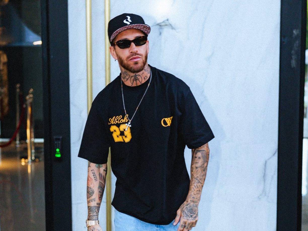 Sergio Ramos, de 38 años, está sin equipo tras acabar su etapa en el Sevilla. Se ha especulado mucho sobre su futuro y ahora, llega desde Brasil un nuevo rumor sobre el futuro del central sevillano. Según explicó el ex jugador brasileño Edmundo, Sergio Ramos fue ofrecido al Vasco da Gama. “Un agente muy importante de Río de Janeiro, el mánager de Marcelo, vino a nosotros ofreciéndonos a Sergio Ramos. Empezamos a hablar y el defensor pidió un sueldo muy alto”, dijo Edmundo.