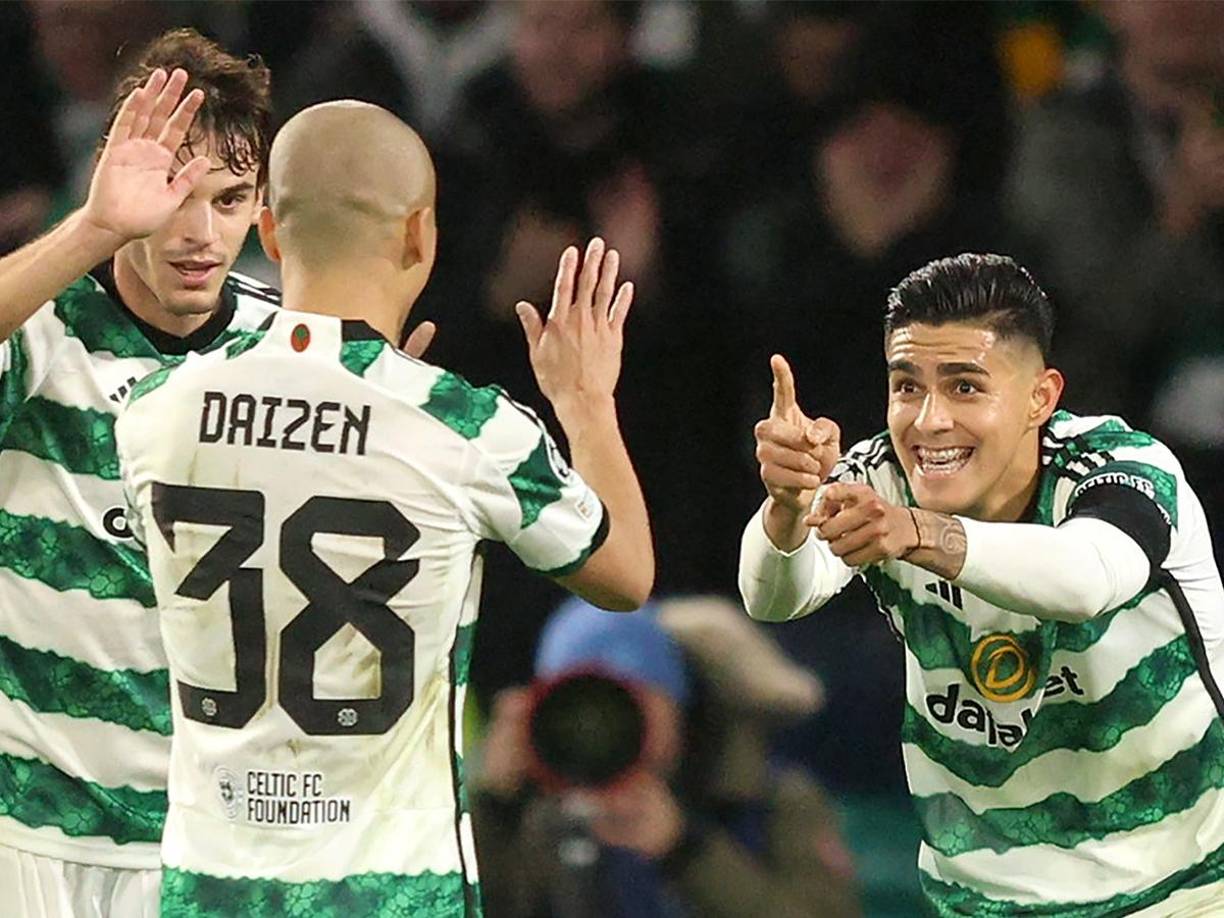 Luis Palma celebrando su diana con sus compañeros. Un gol que jamás olvidará el futbolista ceibeño.