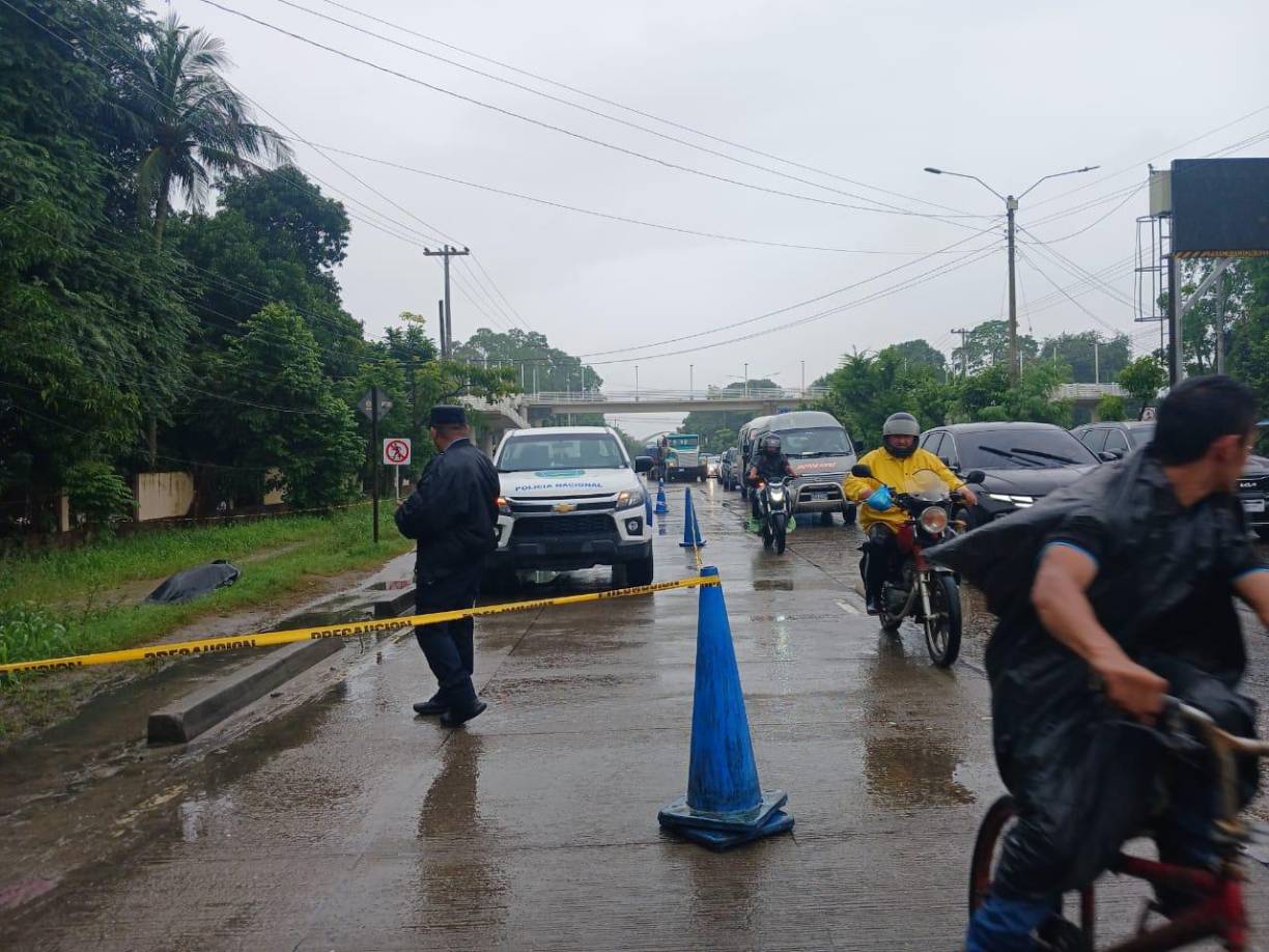 En el lugar del crimen hay <b>cámaras de seguridad</b>, lo que podría proporcionar videos clave para esclarecer el caso. 