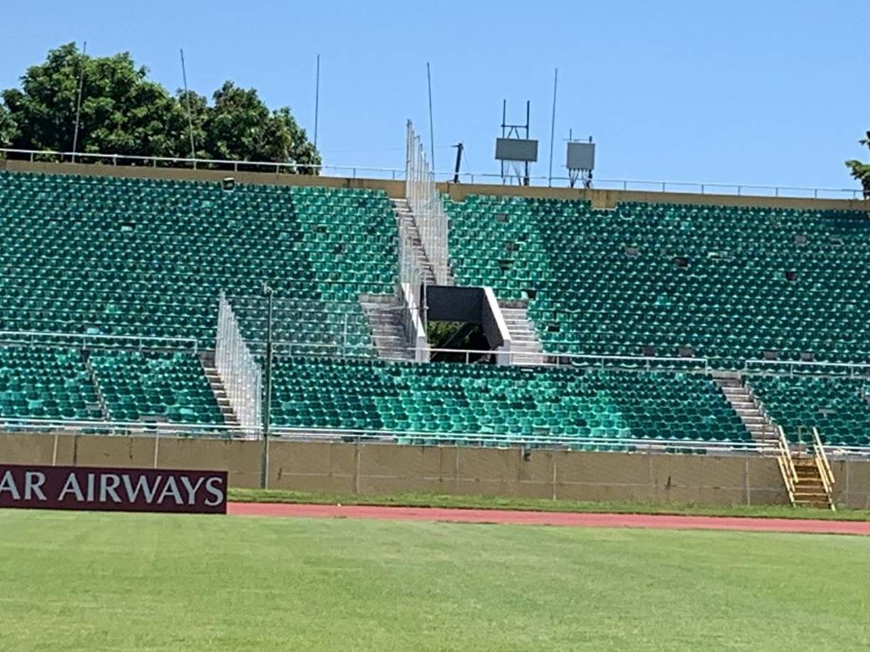 El lado este del estadio cuenta con un aforo para 12 mil espectadores. Para el partido del jueves por la noche no se espera una gran asistencia de aficionados. 