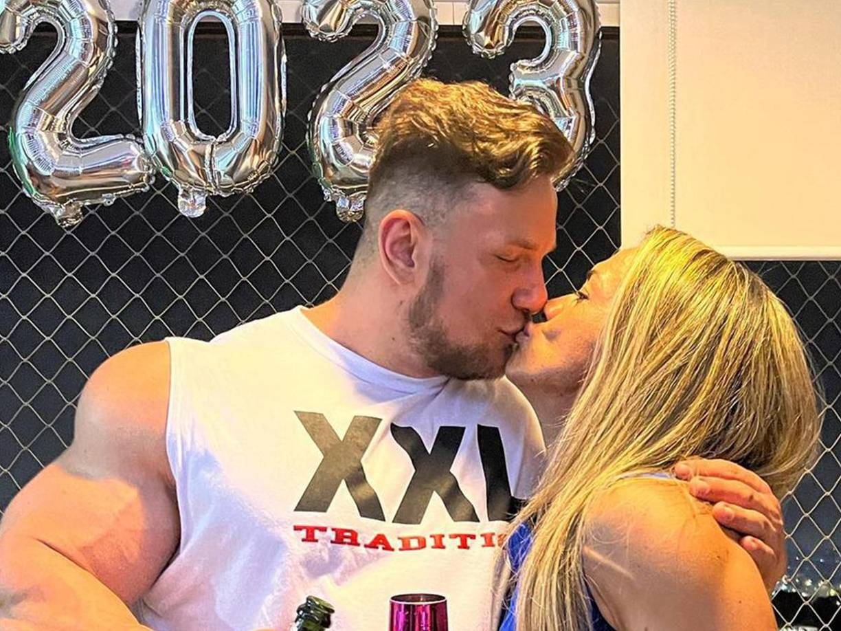 La esposa de Figueredo, Viviane Torres, también se pronunció con un sentido mensaje: “Íbamos a cumplir 11 años desde que nos conocimos y nunca más nos separamos. Cosa del alma. ¡Siempre serás tú! Por siempre. Te amo y siempre te amaré. Dios te llevó cerca de él a un lugar hermoso y más seguro como te mereces. Dios está muy orgulloso del hijo que fuiste y seguirás siendo, pero ahora cerca de Él, donde te dará tranquilidad y paz”.