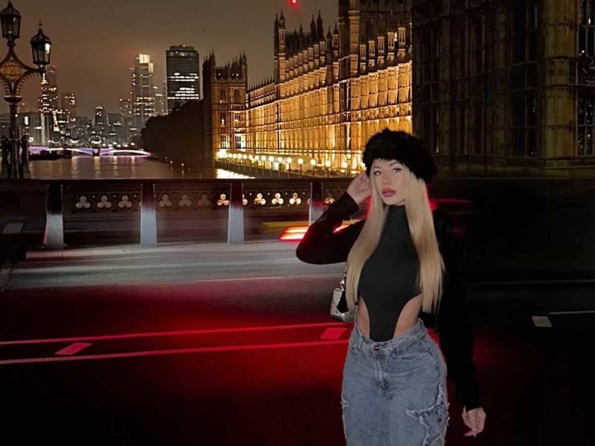 Candela Arizaga tiene casi 300 mil seguidores en Instagram donde comparte todo tipo de fotos: sus vacaciones, las salidas nocturnas y su fanatismo por Rosario Central.