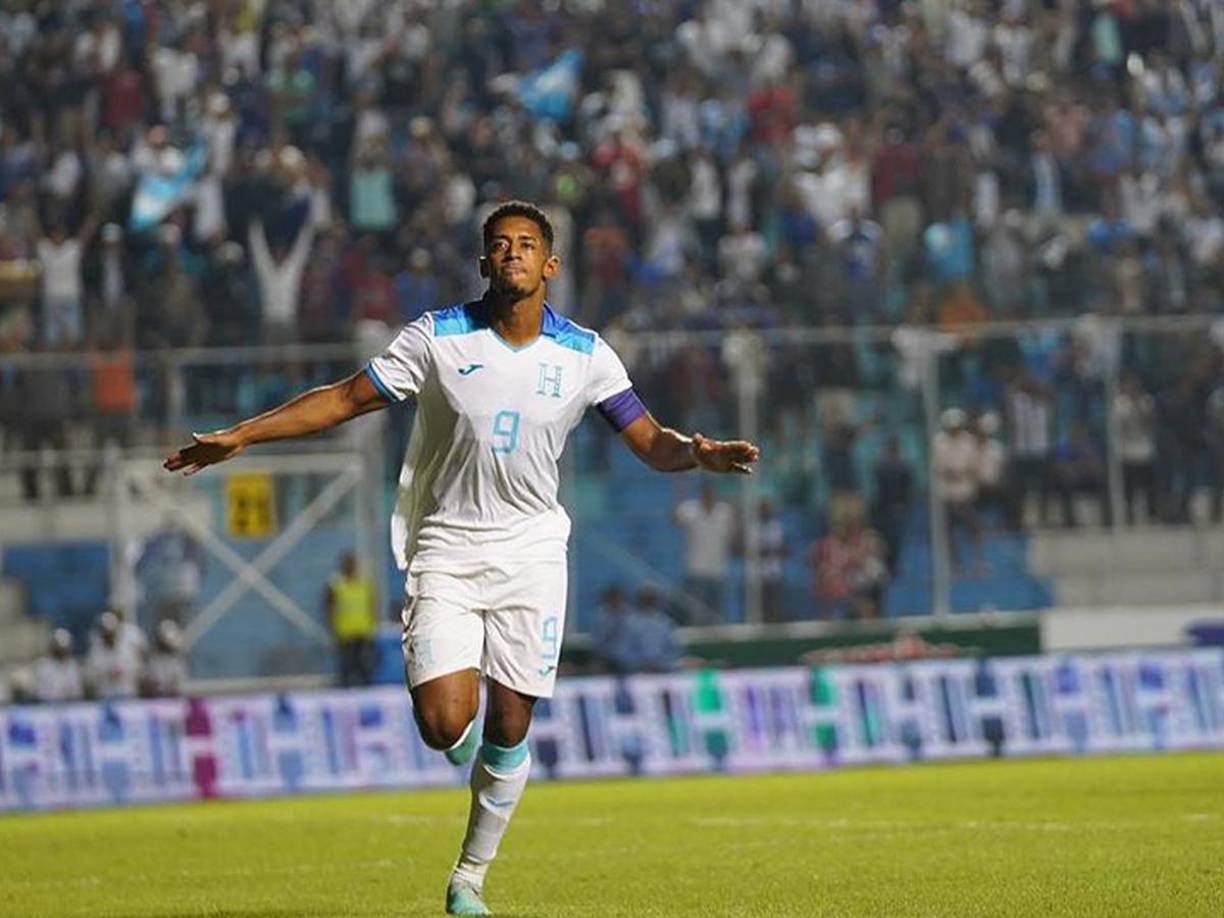 El español Alber Muncha sorprendió al mostrar en su cuenta oficial de Tik Tok los vehículos que utilizan los jugadores del Getafe y uno de los que se logró ver fue el que utiliza Antony Lozano, quien es capitán de la selección de Honduras. 