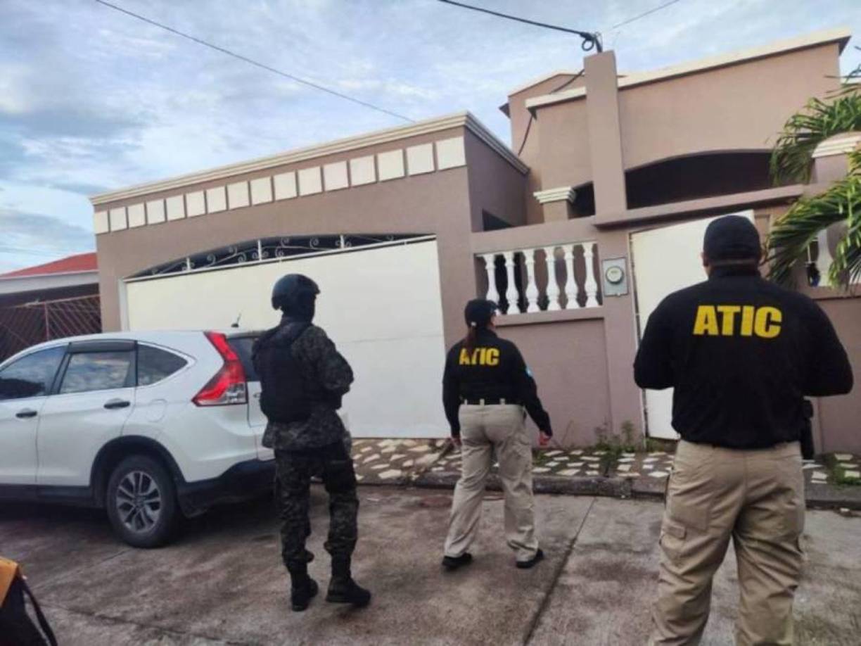 La casa del exfutbolista Óscar ‘El Pescado’ Bonilla fue allanada ya que es acusado por narcotráfico.