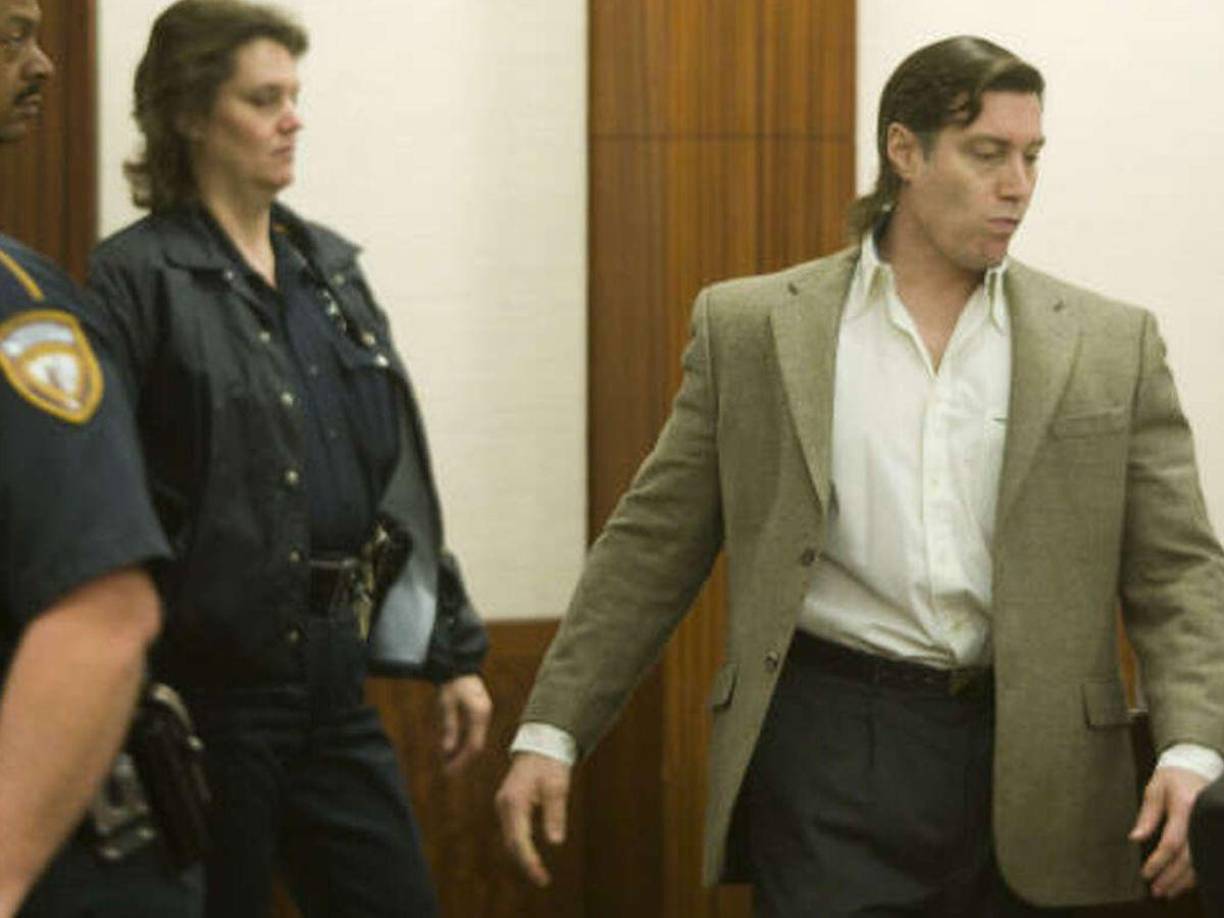 La ejecución de Fratta se puso en duda unas horas antes, el expolicía es uno de los cuatro condenados a muerte que demandaron a la prisión estatal alegando que se han usado drogas expiradas.